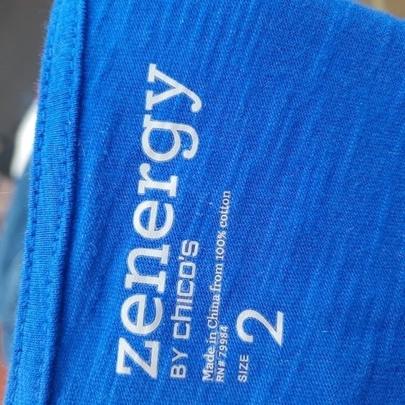🌟 Chicos Zenergy shirt size 2 medium - Picture 2 of 4